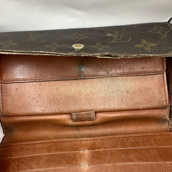 LV well loved Sarah wallet - Picture 2 of 6
